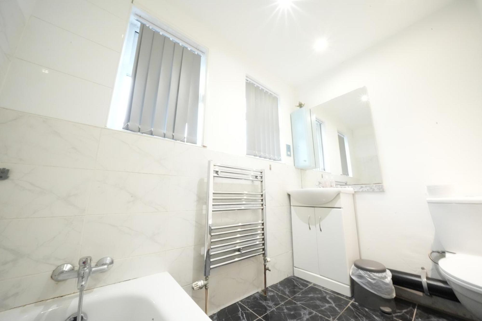 Airport Comfy Stay Harmondsworth Bagian luar foto