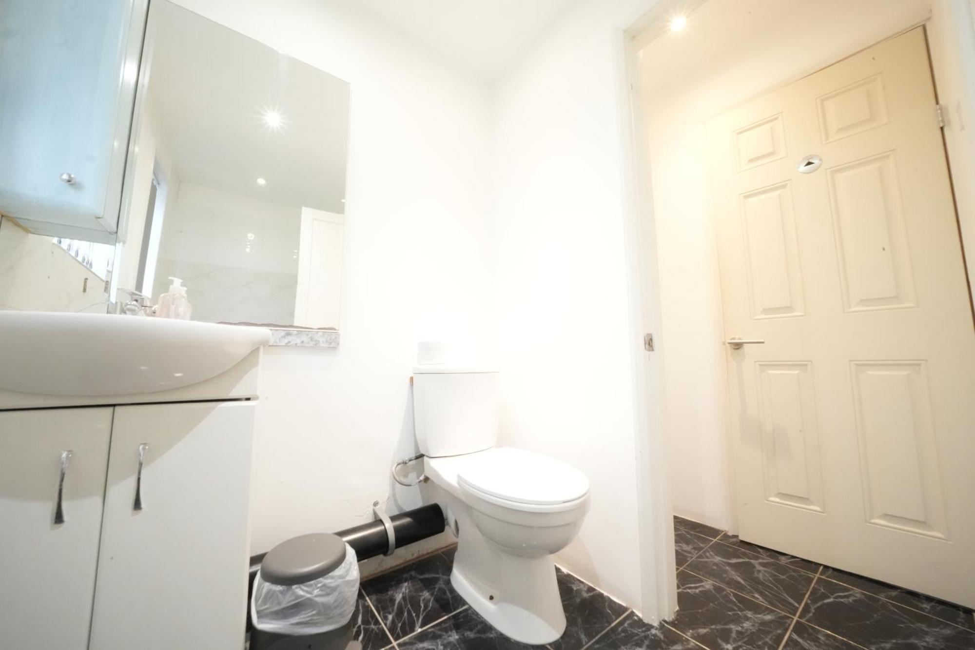 Airport Comfy Stay Harmondsworth Bagian luar foto