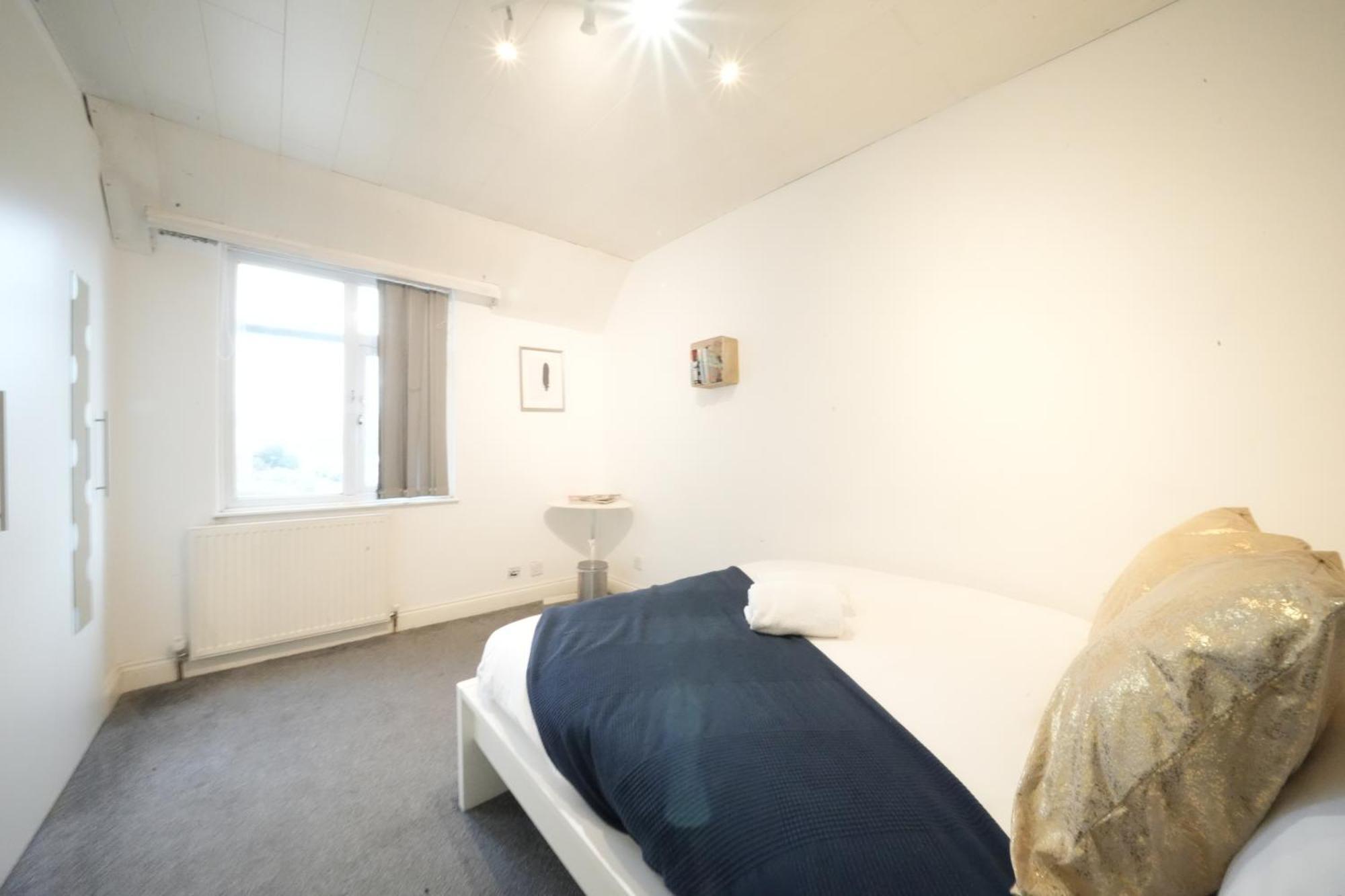 Airport Comfy Stay Harmondsworth Bagian luar foto