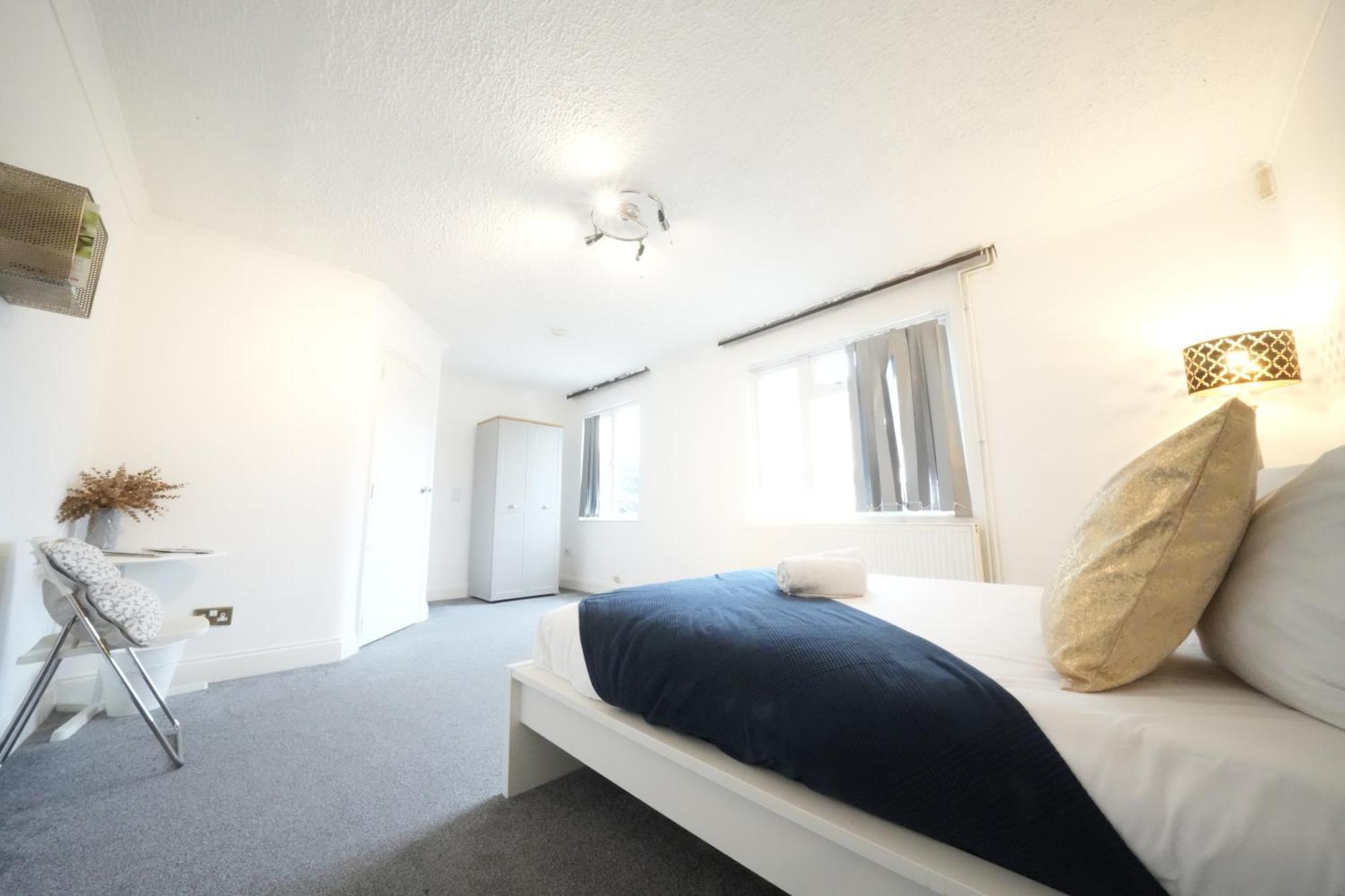 Airport Comfy Stay Harmondsworth Bagian luar foto